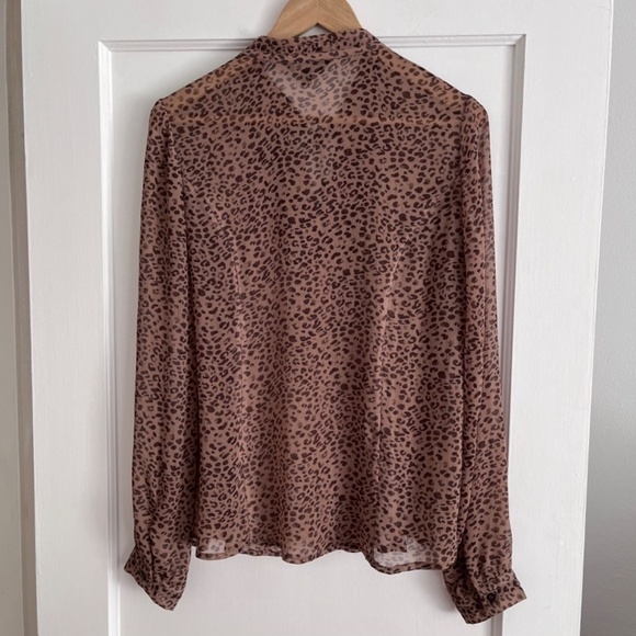 JESSICA Sheer Leopard long sleeve ruffle front, animal print button down Large - Picture 4 of 9